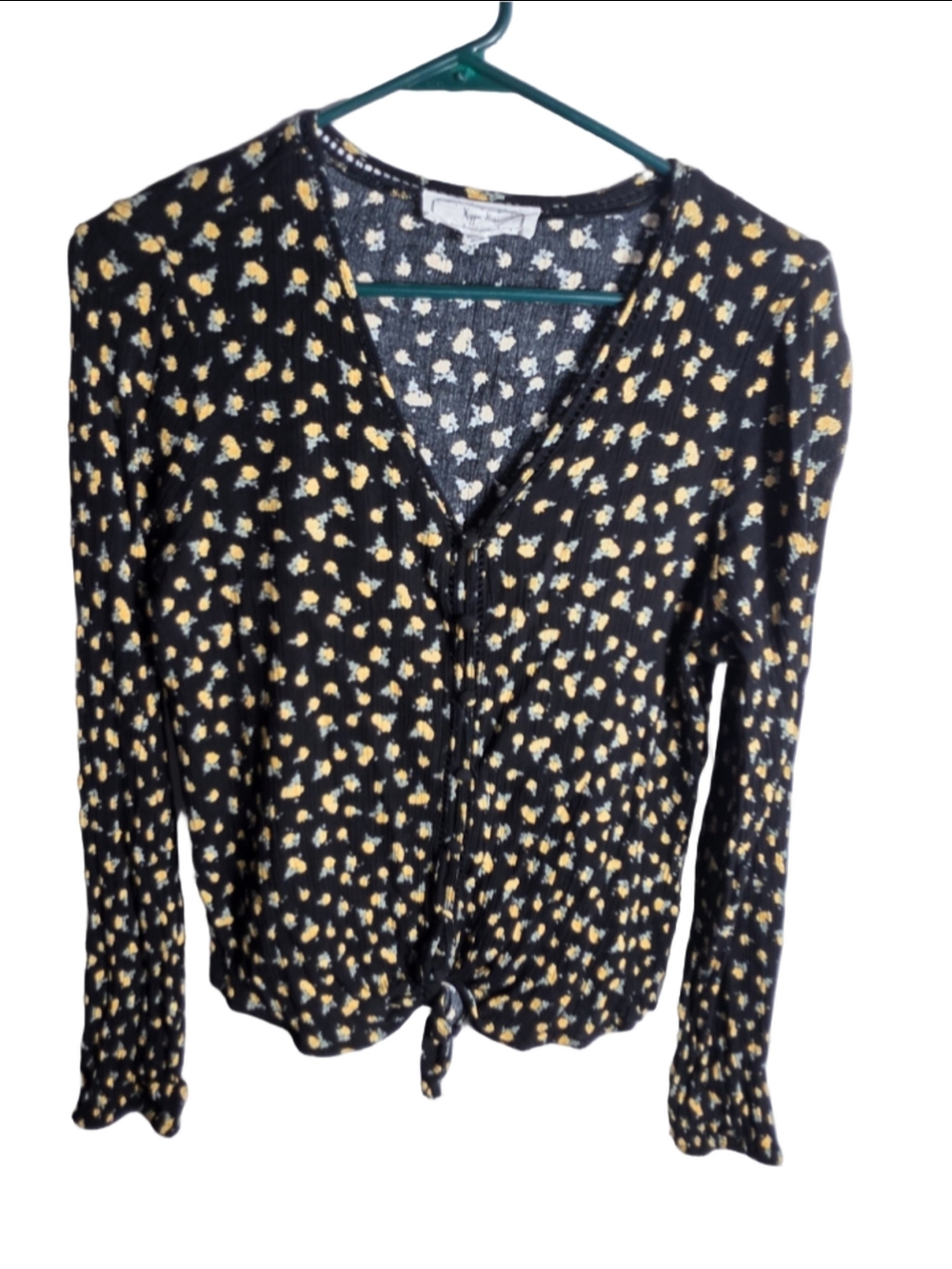 Women's Hippie Rose Floral Long Sleeve Floral Tie-Front Top Black Yellow Size L